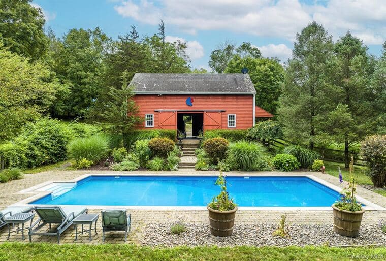 Barn & pool