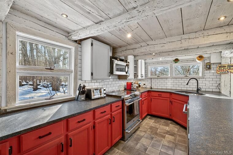 The red kitchen